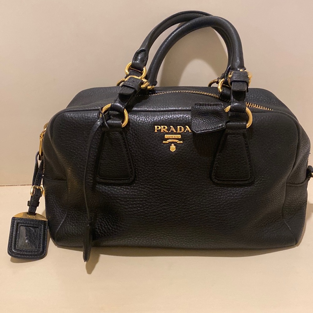Bauletto Bag Vitelli Diano Medium - very stylish and one you don’t see often.